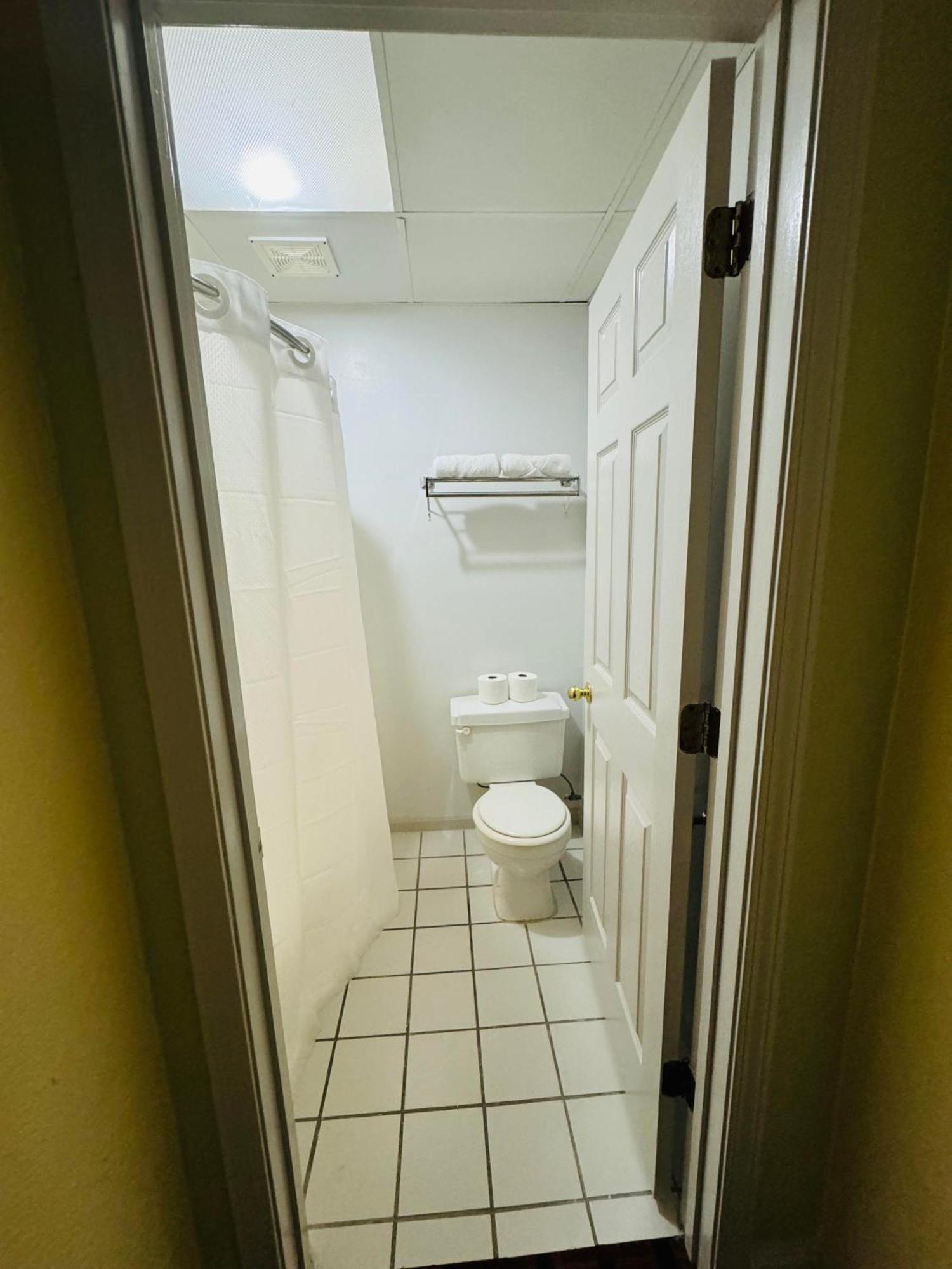 Ozark Inn And Suites Osage Beach Ngoại thất bức ảnh