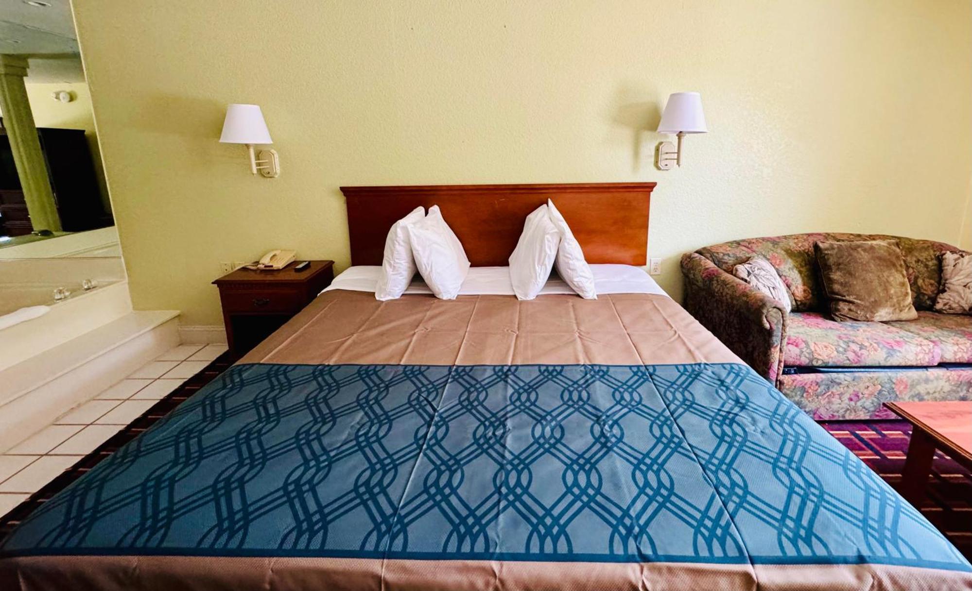 Ozark Inn And Suites Osage Beach Ngoại thất bức ảnh